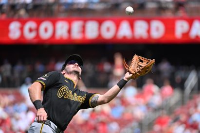 article image - Pirates Cardinals Baseball